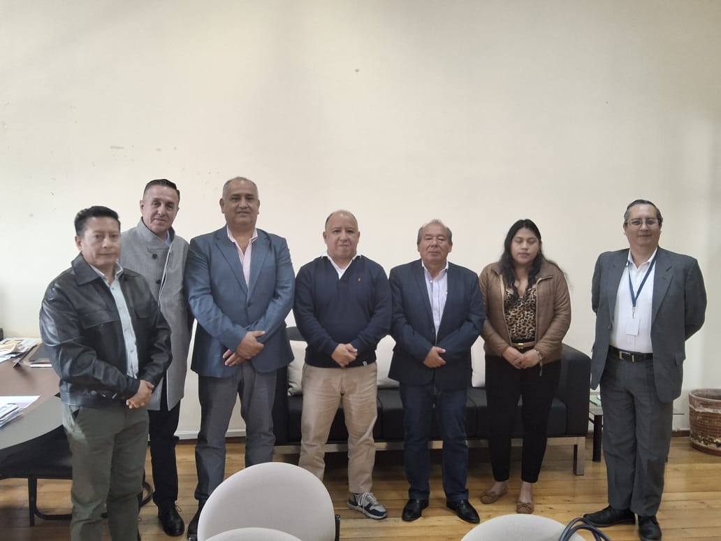 FENATRAPE evalua con el Secretario de Movilidad de Quito, la restriccion vehicular adoptada en la Ruta Viva y Simon Bolivar